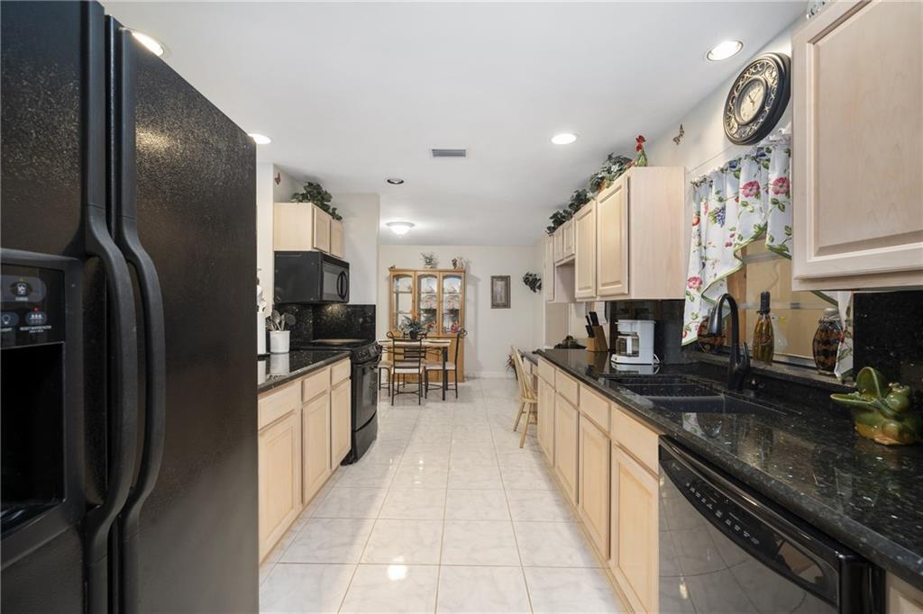 5860 24th Street Vero Beach Fl 32966 Re Max Crown Realty